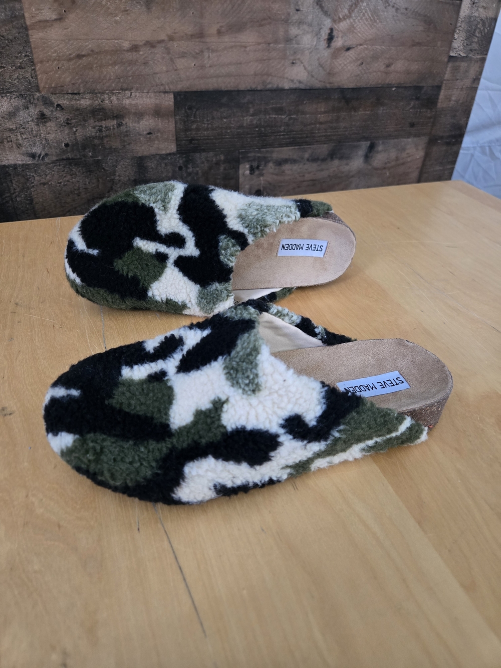Steve Madden Vesa Camouflage Slip On Clogs Women's Size 9 Natural Green Sherling